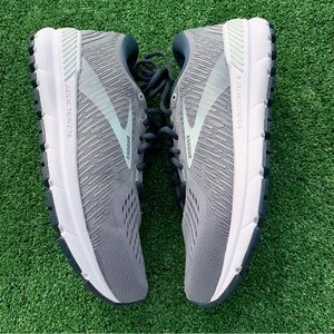 Brooks Addiction GTS 15 Womens 7.5 Wide Shoes Road Support Stability Gray White